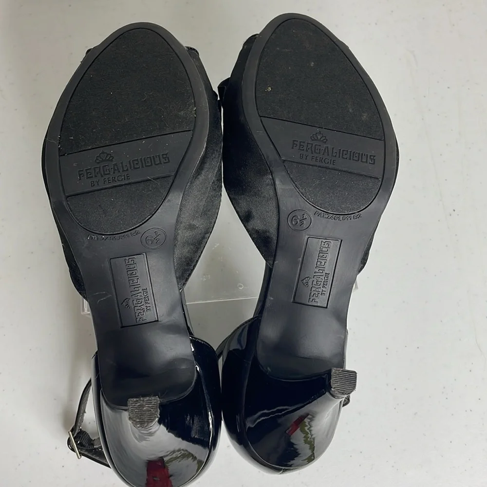 🍉 Size 6.5 FERGALICIOUS BLACK SATIN